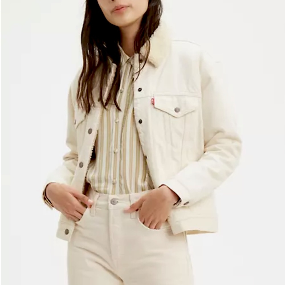 Levi’s Women ex-boyfriend Sherpa trucker jacket